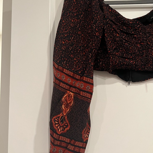 Olivaceous Off the Shoulder CropTop - Picture 4 of 4